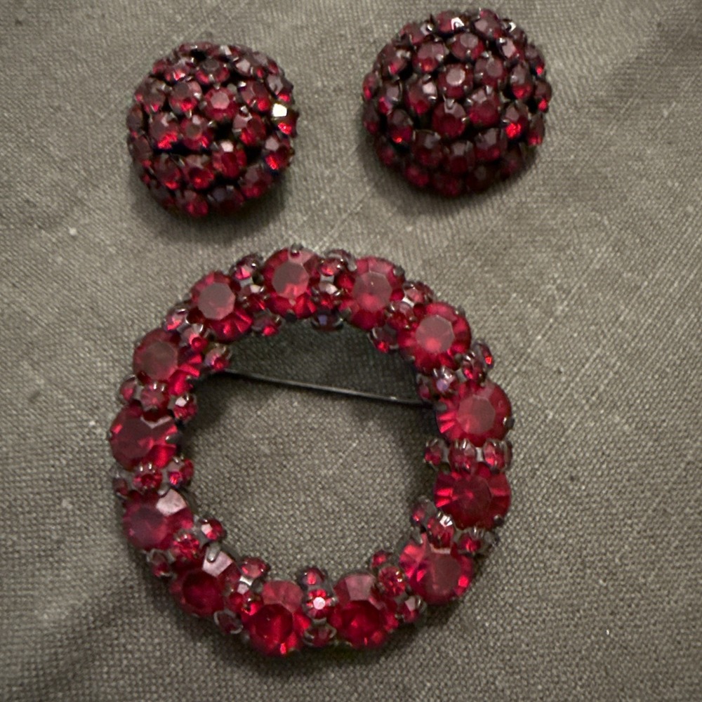Vintage Warner Dark Red Rhinestone Brooch & Clip Earring Set Signed Japan